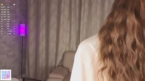 Emilia online show from November 27, 2025, 4:14 am