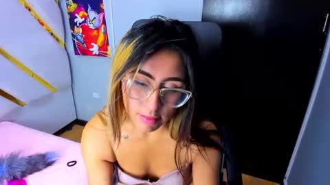 dollyjuicy1 online show from December 2, 2024, 8:33 pm