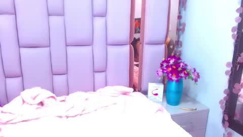 dollyjuicy1 online show from February 27, 2025, 7:12 am