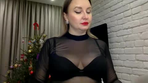 DOM MUMMY online show from January 2, 2025, 6:12 pm