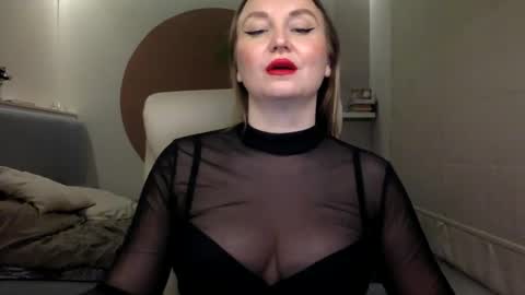 DOM MUMMY online show from January 18, 2025, 3:38 pm