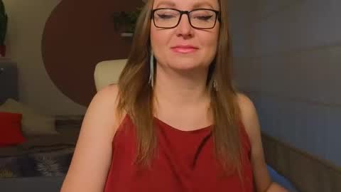 Snapshot of dom_mummy chatting on April 3, 2026, 6:11 am DOM MUMMY online show from April 3, 2026, 6:11 am