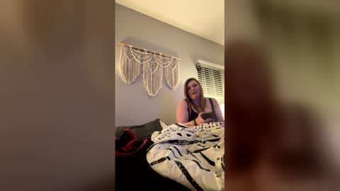 domandshy online show from February 10, 2026, 3:32 am