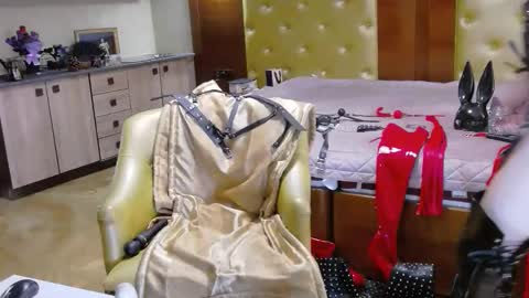 domcaprisse online show from May 8, 2026, 11:37 am