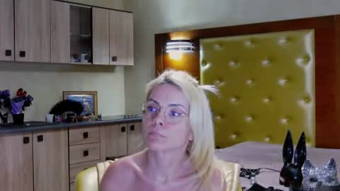 domcaprisse online show from June 27, 2026, 12:22 pm