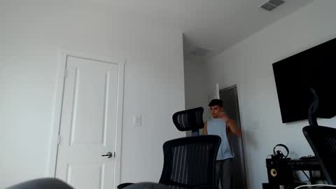 Snapshot of domd3 chatting on September 15, 2025, 4:51 pm Dom online show from September 15, 2025, 4:51 pm