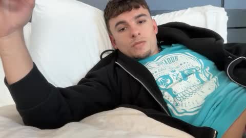 Snapshot of domd3 chatting on December 15, 2025, 8:13 pm Dom online show from December 15, 2025, 8:13 pm