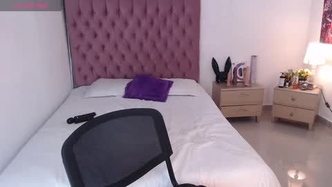 Snapshot of domenica_west chatting on March 7, 2025, 2:25 am domenica online show from March 7, 2025, 2:25 am