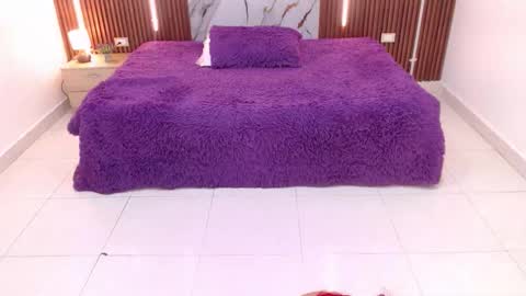 Snapshot of domenica_west chatting on September 11, 2025, 12:16 pm domenica online show from September 11, 2025, 12:16 pm