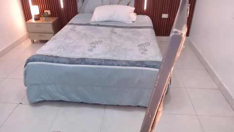 Snapshot of domenica_west chatting on September 18, 2025, 12:07 pm domenica online show from September 18, 2025, 12:07 pm