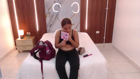 Snapshot of domenica_west chatting on September 20, 2025, 12:17 pm domenica online show from September 20, 2025, 12:17 pm