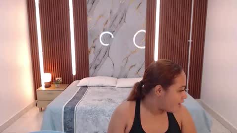 Snapshot of domenica_west chatting on September 24, 2025, 12:30 pm domenica online show from September 24, 2025, 12:30 pm