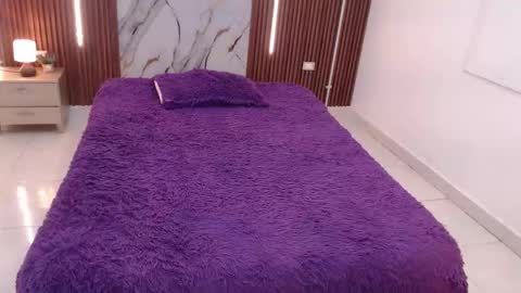 Snapshot of domenica_west chatting on October 1, 2025, 12:22 pm domenica online show from October 1, 2025, 12:22 pm