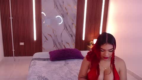 Snapshot of domenica_west chatting on October 7, 2025, 12:35 pm domenica online show from October 7, 2025, 12:35 pm