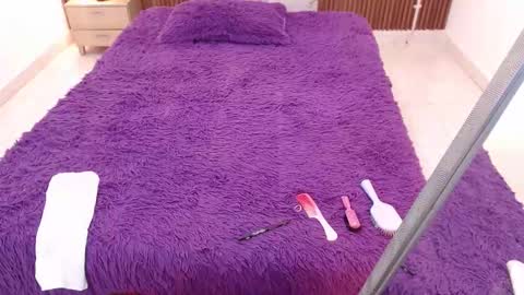 Snapshot of domenica_west chatting on October 12, 2025, 12:26 pm domenica online show from October 12, 2025, 12:26 pm