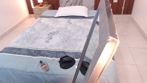 Snapshot of domenica_west chatting on October 27, 2025, 12:20 pm domenica online show from October 27, 2025, 12:20 pm