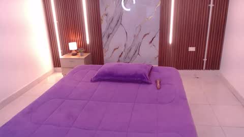 Snapshot of domenica_west chatting on October 31, 2025, 1:34 pm domenica online show from October 31, 2025, 1:34 pm