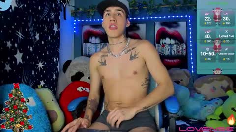 Snapshot of domenique_stoll chatting on December 30, 2024, 1:26 am DAVID 3 online show from December 30, 2024, 1:26 am