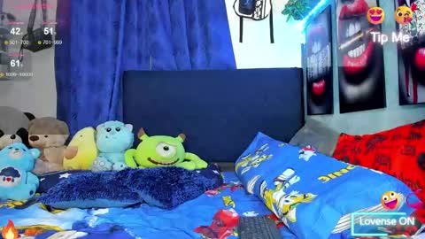 Snapshot of domenique_stoll chatting on February 8, 2025, 2:58 am DAVID 3 online show from February 8, 2025, 2:58 am