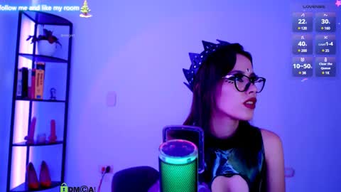 Snapshot of domgiirl chatting on December 17, 2024, 7:15 pm Mistress online show from December 17, 2024, 7:15 pm