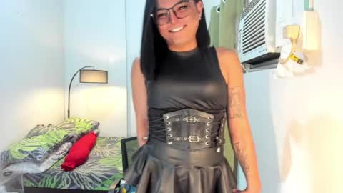 Snapshot of domina_angela chatting on April 15, 2026, 6:42 am ANGELA online show from April 15, 2026, 6:42 am