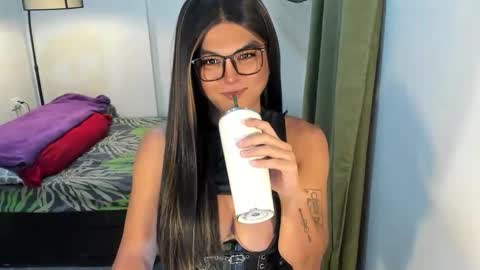 Snapshot of domina_angela chatting on May 5, 2026, 7:00 pm ANGELA online show from May 5, 2026, 7:00 pm