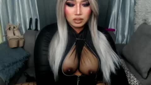 dominant10inchcock online show from October 31, 2025, 10:11 pm