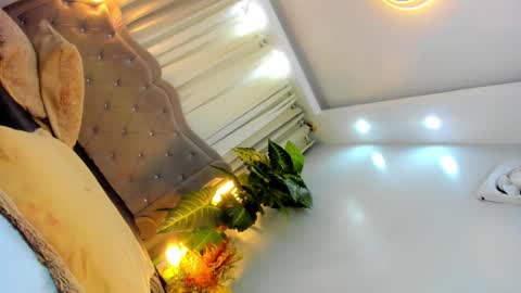 Snapshot of dominantgoddessontop chatting on March 3, 2025, 1:31 am CALL ME BABY BELLA online show from March 3, 2025, 1:31 am