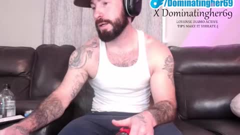 Snapshot of dominatingher69 chatting on January 29, 2025, 3:26 pm dominatingher69 online show from January 29, 2025, 3:26 pm