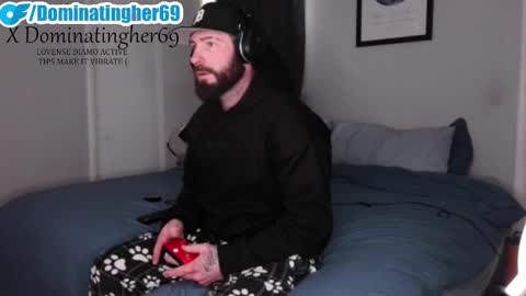 Snapshot of dominatingher69 chatting on February 19, 2025, 1:28 pm dominatingher69 online show from February 19, 2025, 1:28 pm