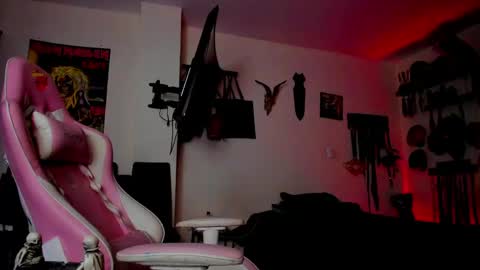 Dom Blue online show from May 13, 2026, 6:16 pm