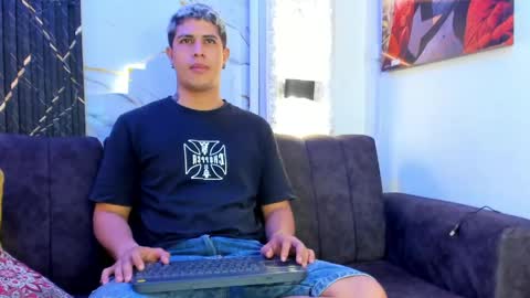 DOMI online show from May 3, 2026, 3:12 am