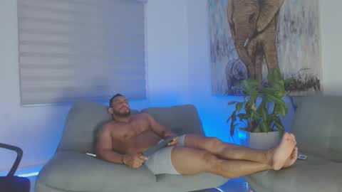 Snapshot of dominic_hulk1 chatting on January 19, 2025, 5:05 am dominic_hulk1 online show from January 19, 2025, 5:05 am