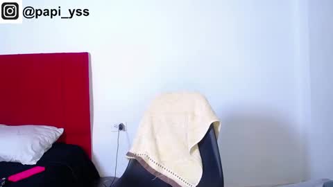 dominic_smith_ online show from September 9, 2025, 6:40 pm