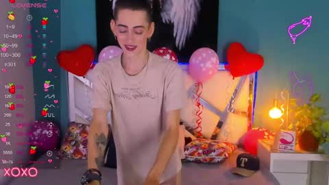 Snapshot of dominic_thailor chatting on February 20, 2025, 2:46 pm Dominic online show from February 20, 2025, 2:46 pm