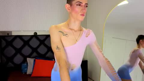 Snapshot of dominic_thailor chatting on October 7, 2025, 2:58 pm Dominic online show from October 7, 2025, 2:58 pm