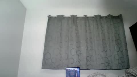 luis online show from December 2, 2025, 9:43 pm