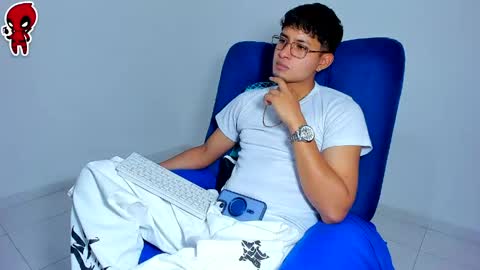  Dominic  online show from May 3, 2026, 12:38 am