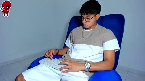  Dominic  online show from May 7, 2026, 3:12 am