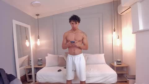 Snapshot of dominick_star chatting on October 4, 2025, 4:32 am Dominick Star online show from October 4, 2025, 4:32 am