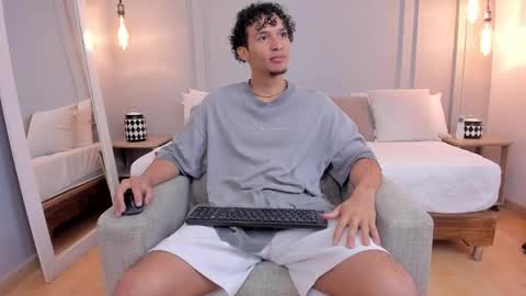 Snapshot of dominick_star chatting on October 31, 2025, 4:02 am Dominick Star online show from October 31, 2025, 4:02 am