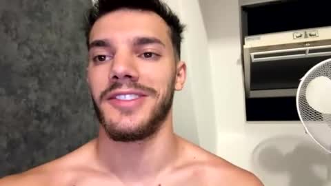 dominicvalente online show from July 24, 2026, 9:24 pm