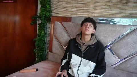 Snapshot of dominik_across chatting on March 25, 2026, 12:11 pm Dominik online show from March 25, 2026, 12:11 pm