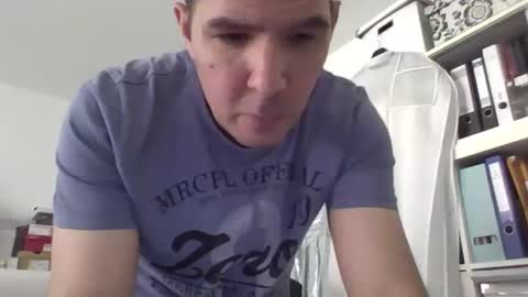 dominik_home online show from May 8, 2026, 9:25 am