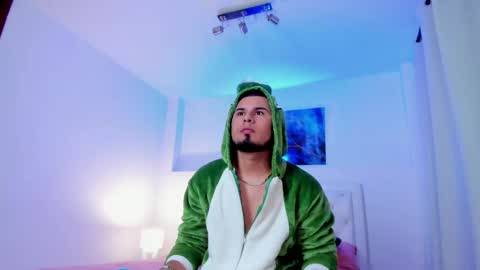 Dominik online show from May 13, 2026, 11:22 pm
