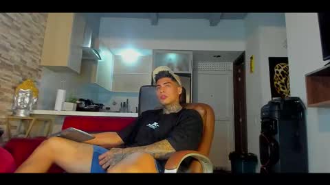 Snapshot of dominiofit chatting on October 27, 2025, 1:53 am Only fans Ronnie col---InstaRonniecolleman  online show from October 27, 2025, 1:53 am