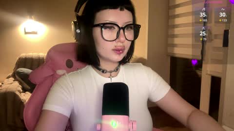 Snapshot of dominiquebreakey chatting on May 13, 2026, 4:04 pm Cati online show from May 13, 2026, 4:04 pm