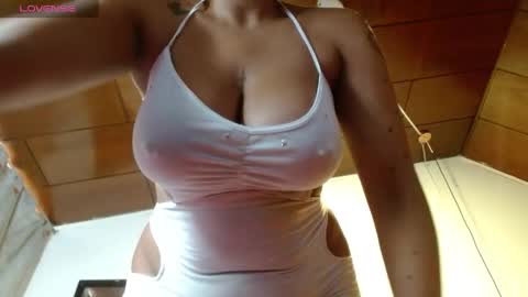 Snapshot of domink_gilr chatting on June 3, 2026, 7:19 pm D O M I N K online show from June 3, 2026, 7:19 pm
