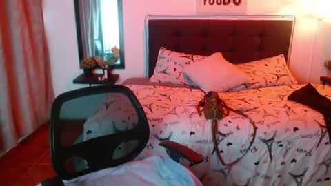Snapshot of domink_gilr chatting on June 30, 2026, 7:37 pm D O M I N K online show from June 30, 2026, 7:37 pm