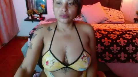 Snapshot of domink_gilr chatting on July 7, 2026, 7:23 am D O M I N K online show from July 7, 2026, 7:23 am